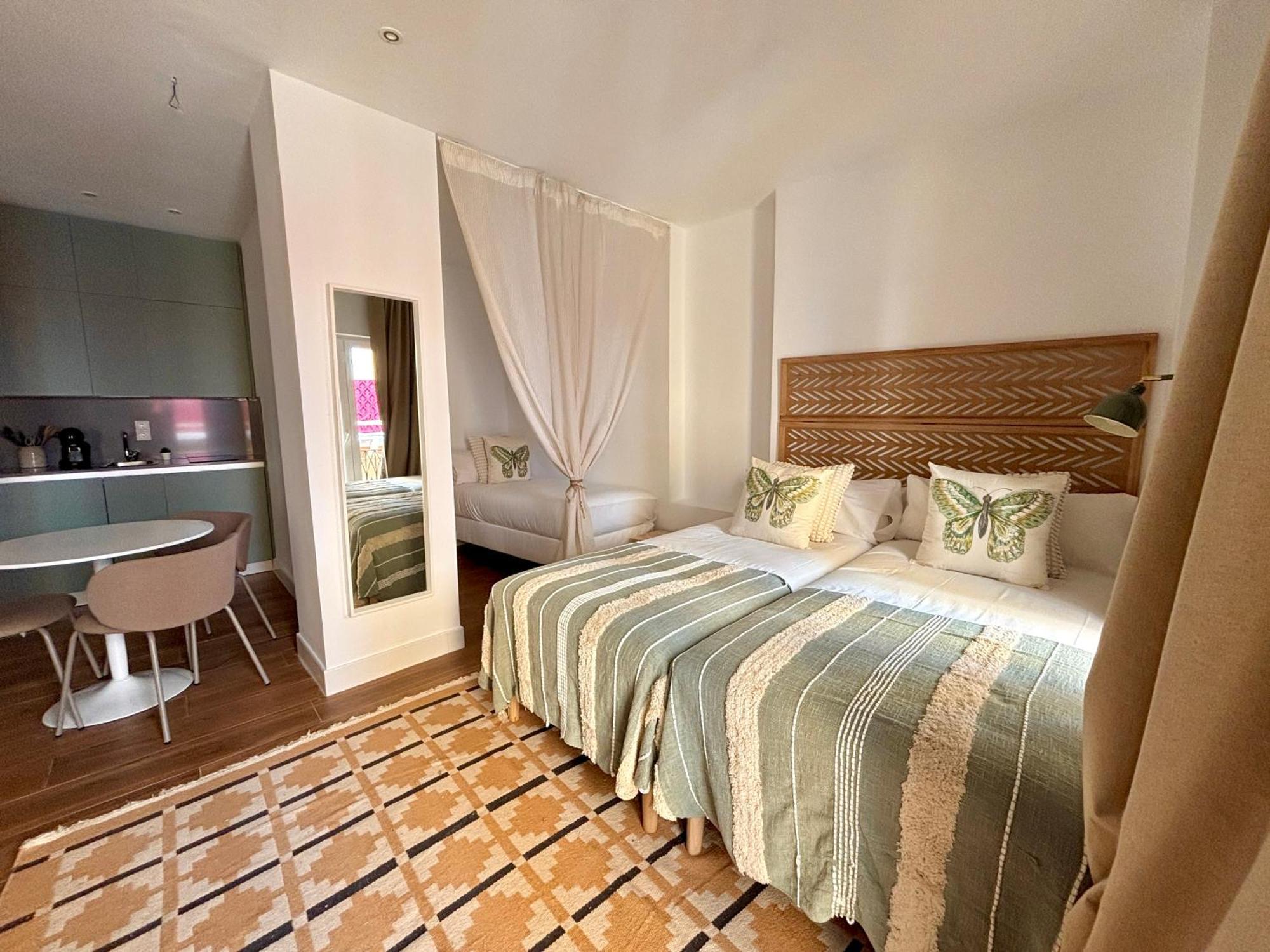 Eva Recommends Lineros Apartment Севиля Екстериор снимка